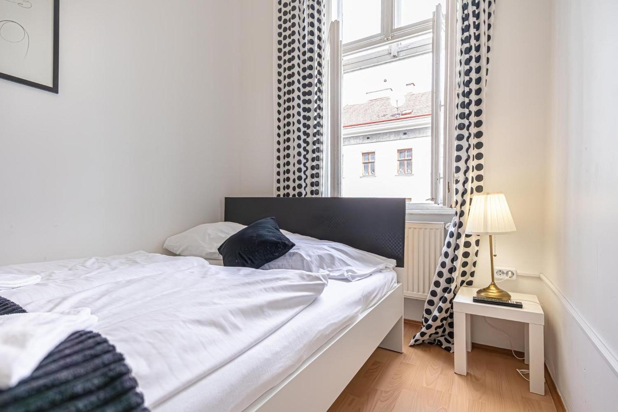 Viennese 3br Apt. Near Wiener Stadthalle & Apartment Vienna